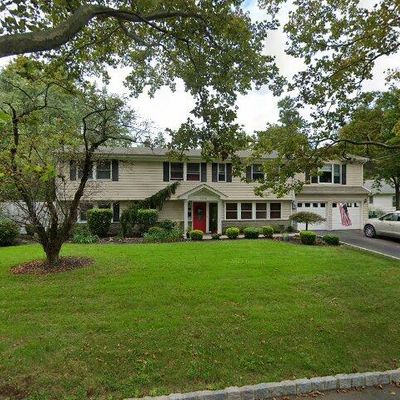 1216 Wyoming Dr, Mountainside, NJ 07092