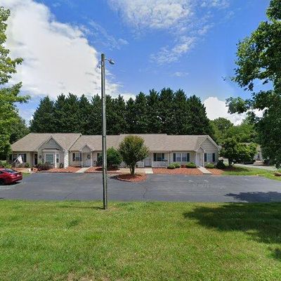 128 Plantation Dr #C, King, NC 27021