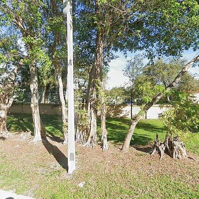 153 Hidden Court Rd, Hollywood, FL 33023