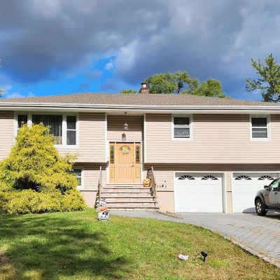 155 Truman Ter, Paramus, NJ 07652