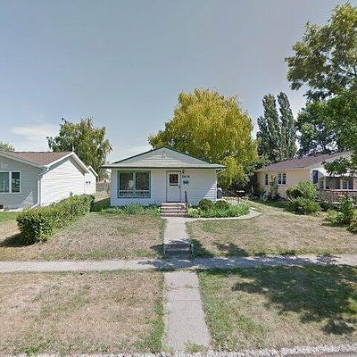 1414 Manvel Ave, Grafton, ND 58237