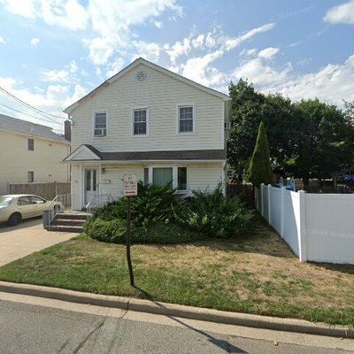 15 N Butehorn St, Bethpage, NY 11714