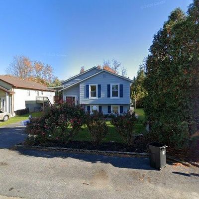 18 Rollwin Rd, Windsor Mill, MD 21244