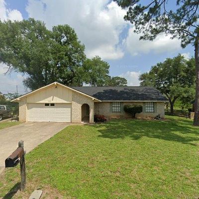 1803 Hickory Ln, Brenham, TX 77833