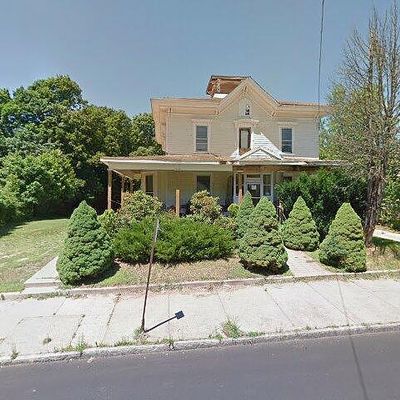 19 Lester St, Ansonia, CT 06401