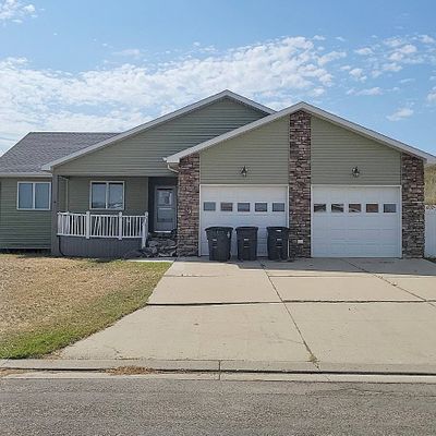 19 Robert St, Burlington, ND 58722