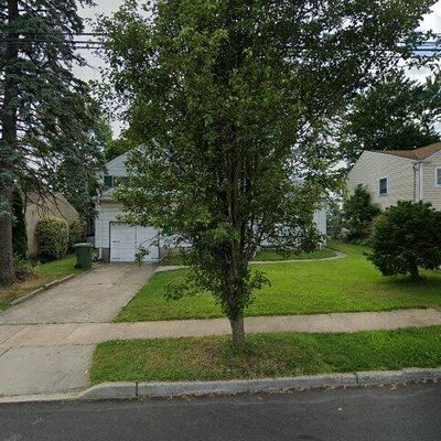 19 Sunrise Ter, Parlin, NJ 08859