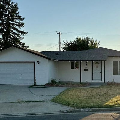 1903 N Terrace Ct, Visalia, CA 93291