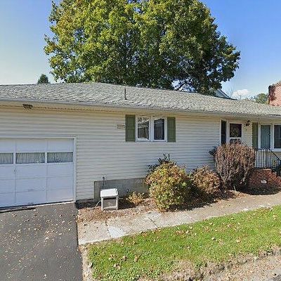 2 S Apple St, New Bloomfield, PA 17068