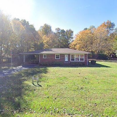 211 S Westwood Ave, Thomasville, NC 27360