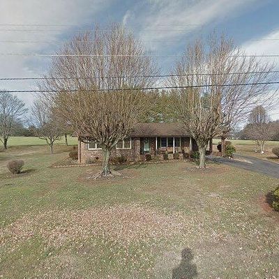 215 Freeman St, Dobson, NC 27017