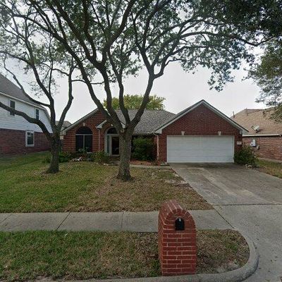 2225 W Van Trease Dr, Deer Park, TX 77536