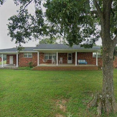 223 Forrest Ave, Clifton, TN 38425