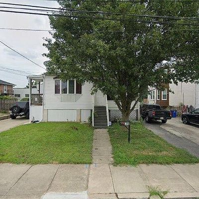 226 Cedar Ave, Holmes, PA 19043