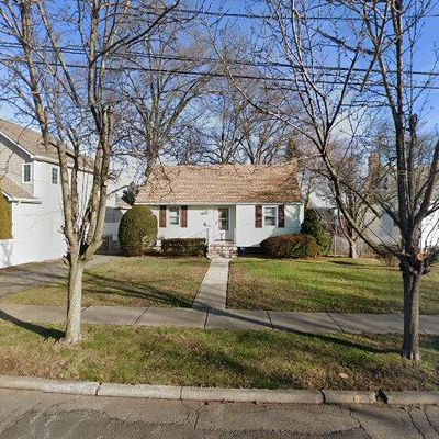 20 Greenlawn Dr, Lodi, NJ 07644