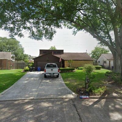 202 Driftwood St, League City, TX 77573