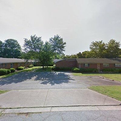 207 Avalon Rd, Greensboro, NC 27401