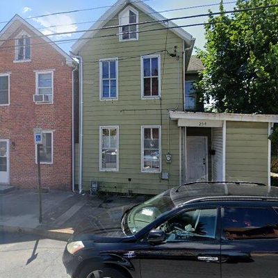 254 E Washington St, Chambersburg, PA 17201