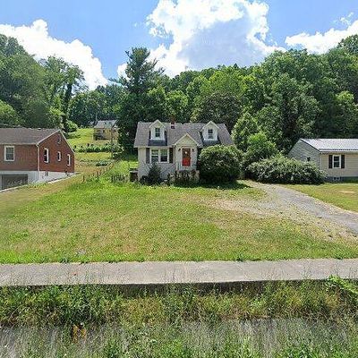 2608 Grassy Branch Rd, Bluefield, WV 24701