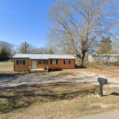 240 Catfish Ln, Crump, TN 38327