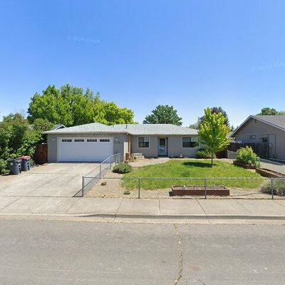 3056 Clearview Ave, Medford, OR 97501