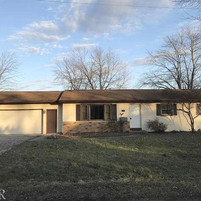 310 N 3 Rd Ave, Chenoa, IL 61726