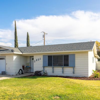 2801 N Douty St, Hanford, CA 93230