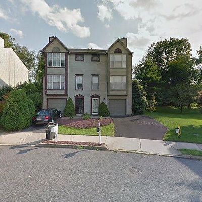 2808 Santee Dr, Bethlehem, PA 18017