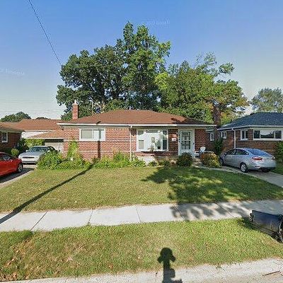 28209 Diesing Dr, Madison Heights, MI 48071