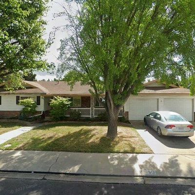 2912 Warwick Ln, Modesto, CA 95350