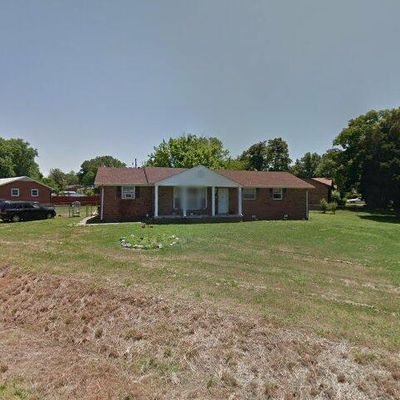 298 Melinda Dr, Clarksville, TN 37042