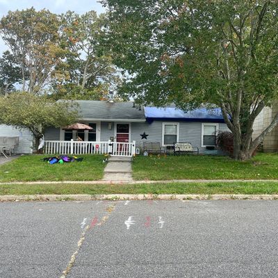 36 Bowline St, Barnegat, NJ 08005