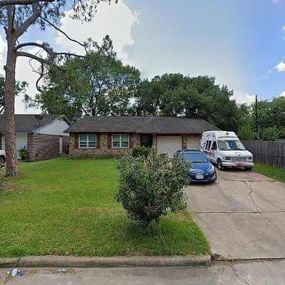 3715 Grapevine St, Houston, TX 77045