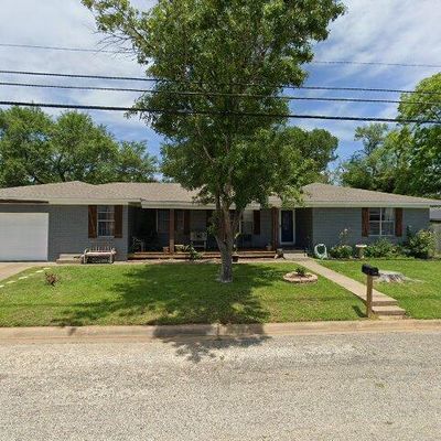 325 E Industry St, Giddings, TX 78942