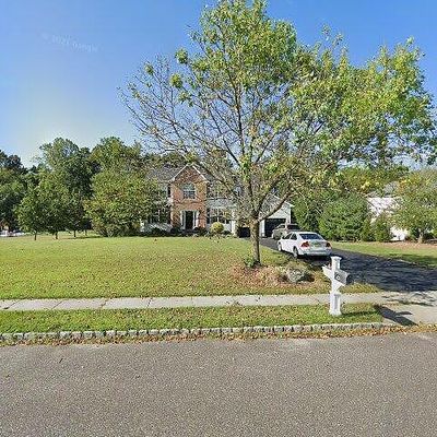 43 Lake Narraticon Dr, Swedesboro, NJ 08085