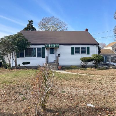 430 Donegan Ave, East Patchogue, NY 11772