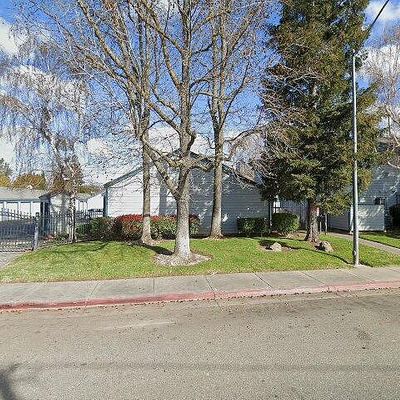 445 Almond Dr #39, Lodi, CA 95240