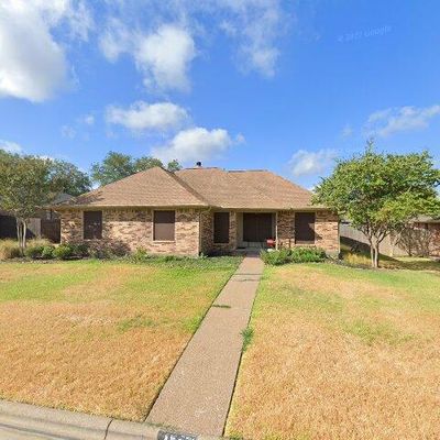 4512 Kensington Rd, Bryan, TX 77802