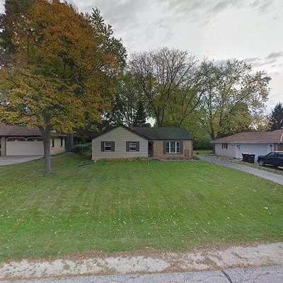 4513 W Dunwood Rd, Milwaukee, WI 53223