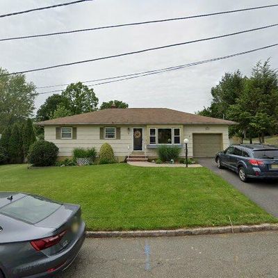 5 Sycamore Rd, Clark, NJ 07066