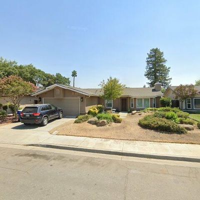 5205 W Hampton Way, Fresno, CA 93722