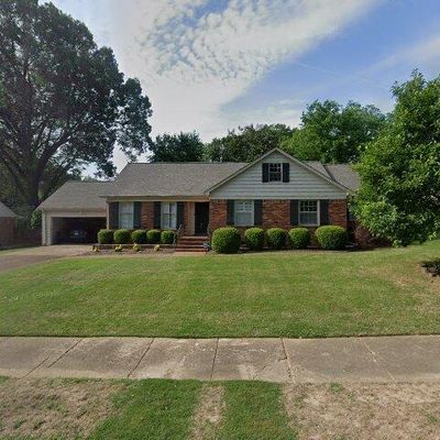 5221 Mary Starnes Dr, Memphis, TN 38117