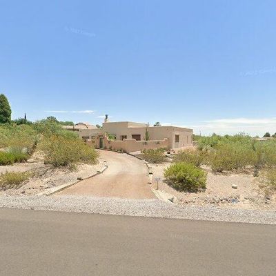 4590 Falcon Dr, Las Cruces, NM 88011