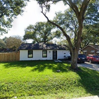 5906 Hilary St, Houston, TX 77026