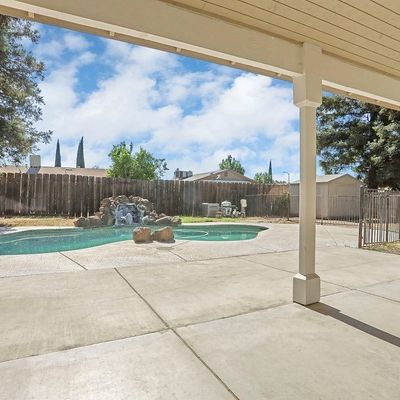 6042 Channel Dr, Riverbank, CA 95367