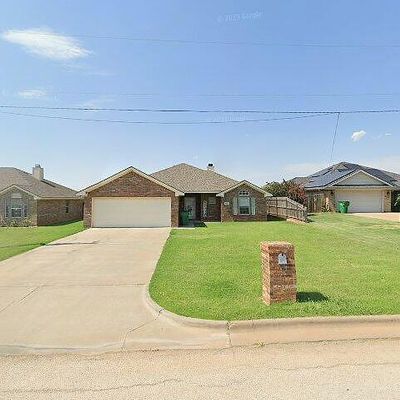 608 E Texas Ave, Iowa Park, TX 76367