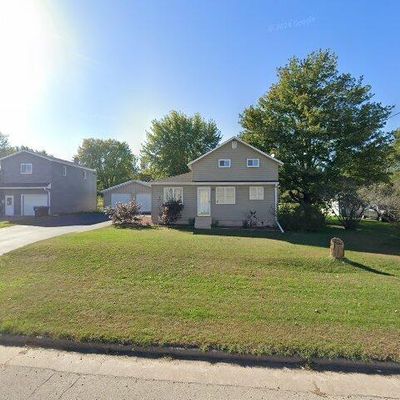 611 N Mill St, Weyauwega, WI 54983