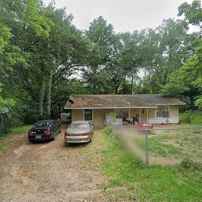 613 Sprott St, Livingston, TX 77351