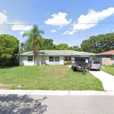 692 Oakwood Dr, Dunedin, FL 34698