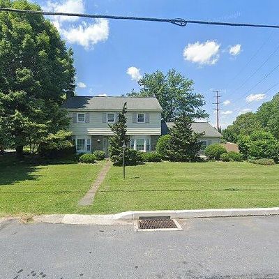 7 Forest Ave, Hershey, PA 17033